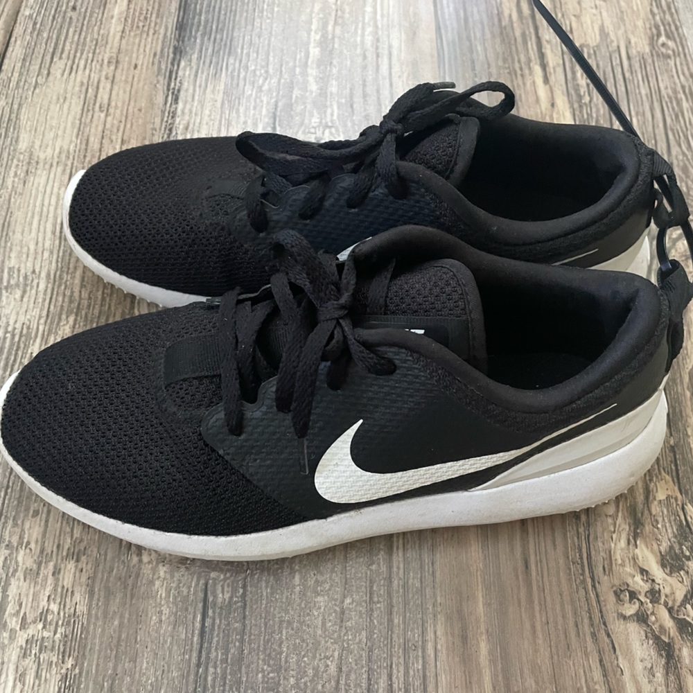 Nike Golf men’s size 7